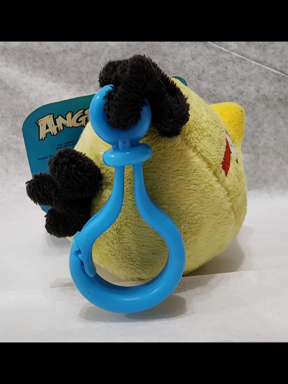 NEW NWT Angry Birds Yellow Bird Chuck Plush Backpack Clip Keychain Commonwealth